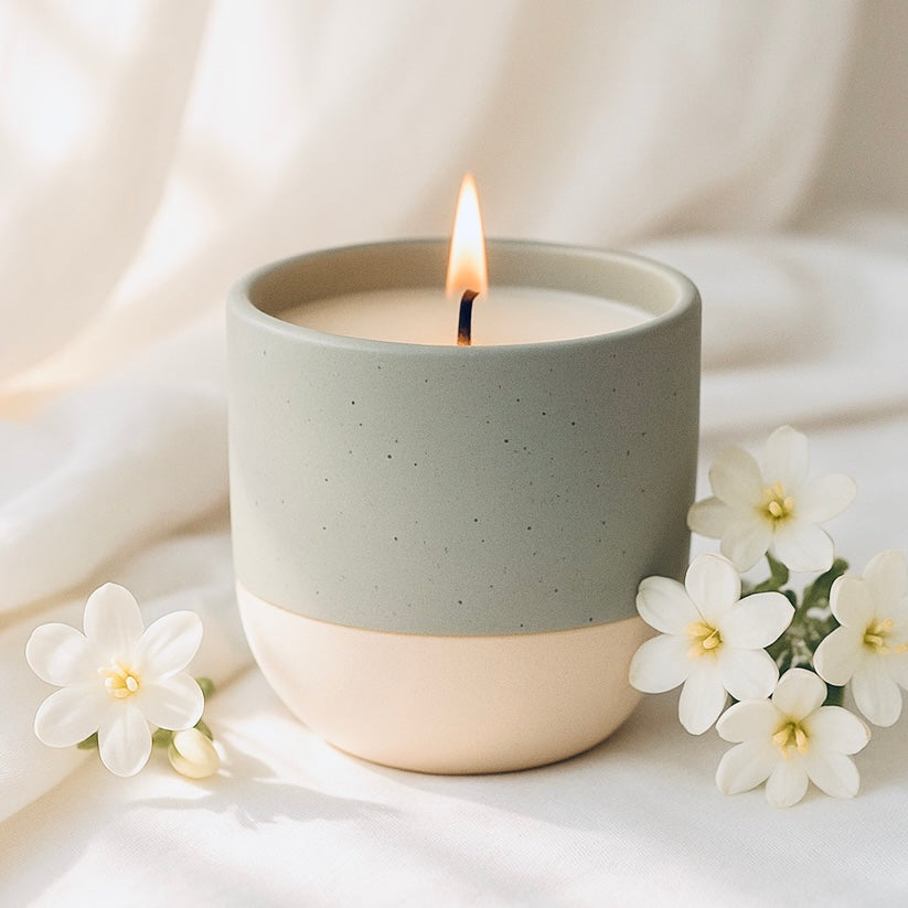 Tender Essence Cup Candle – Jasmine & Patchouli. Elegant. Warm.