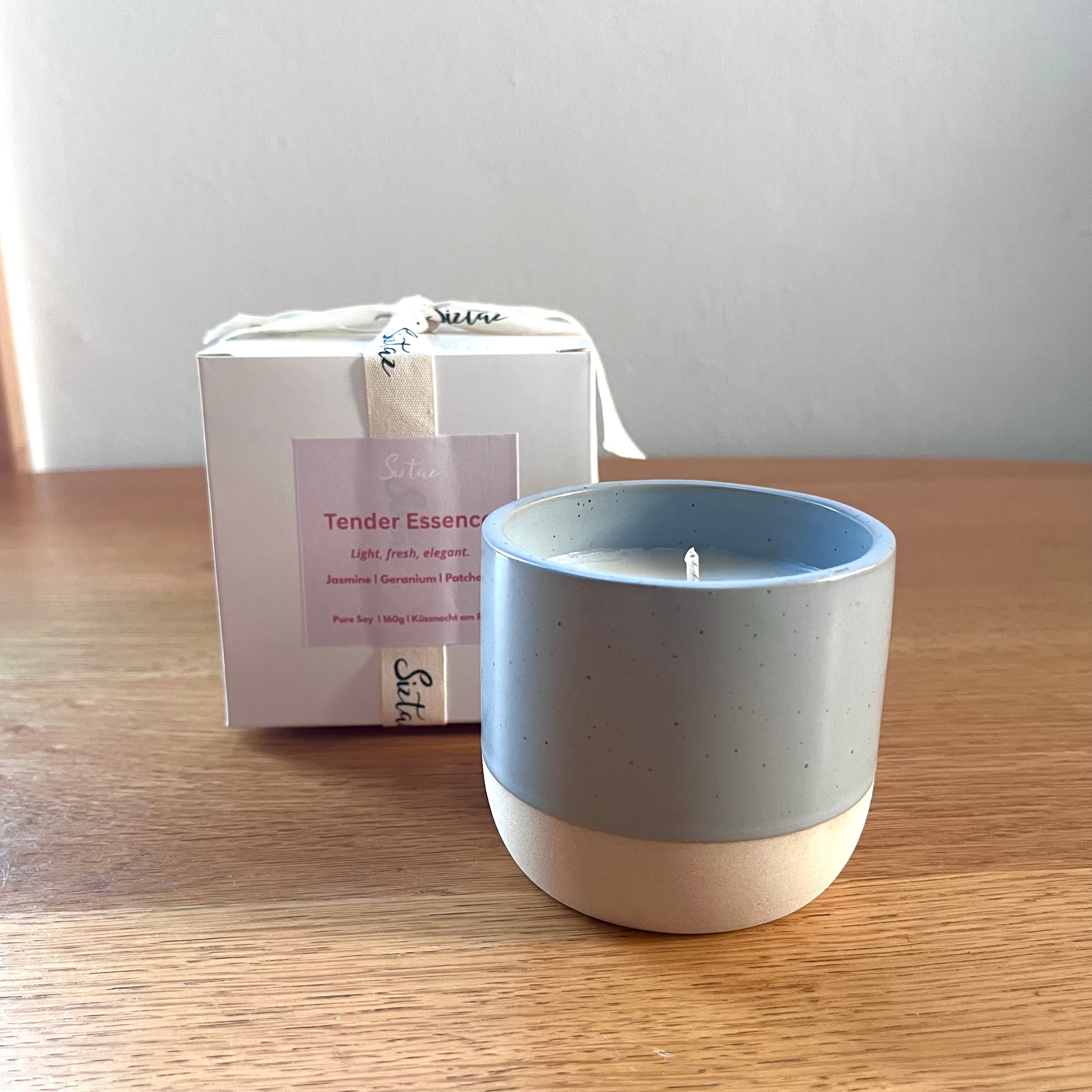 Tender Essence Cup Candle – Jasmin & Patchouli. Elegant. Warm.